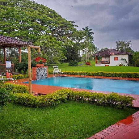 Вилла Hacienda El Saman Кимбайя Экстерьер фото