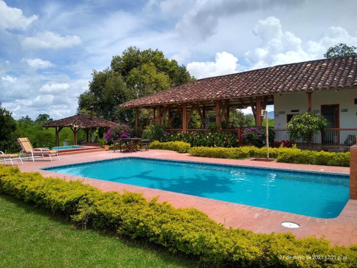Вилла Hacienda El Saman Кимбайя Экстерьер фото