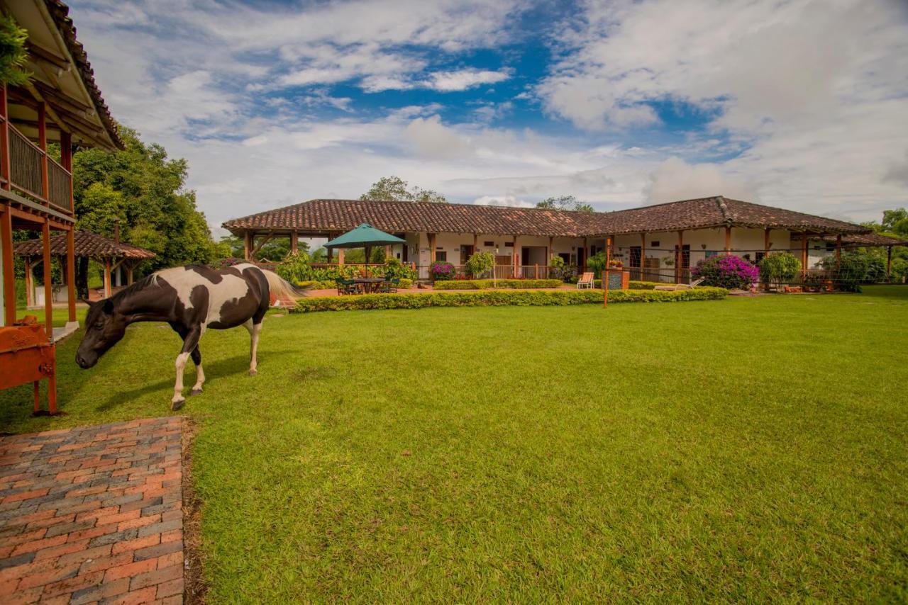Вилла Hacienda El Saman Кимбайя Экстерьер фото
