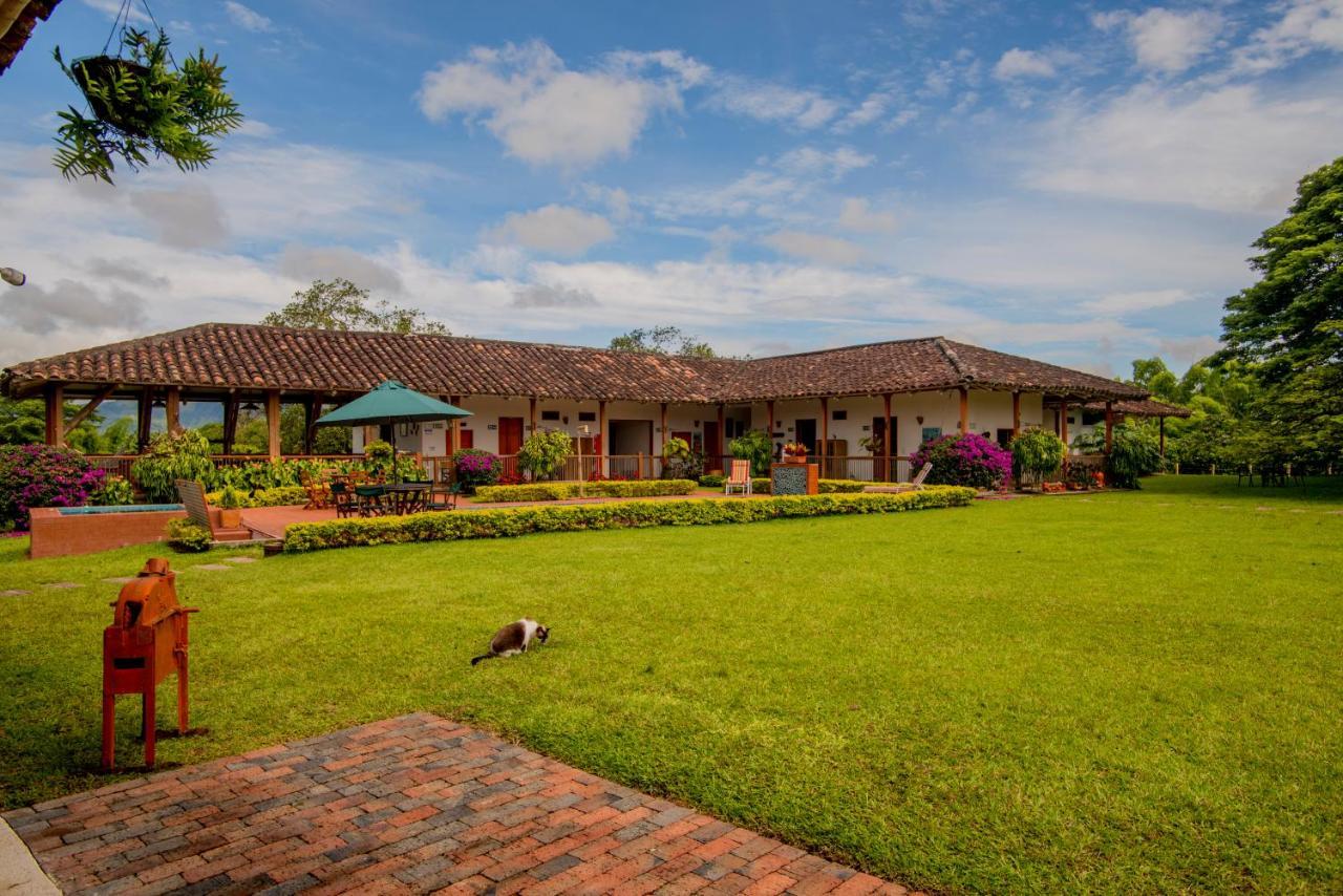 Вилла Hacienda El Saman Кимбайя Экстерьер фото