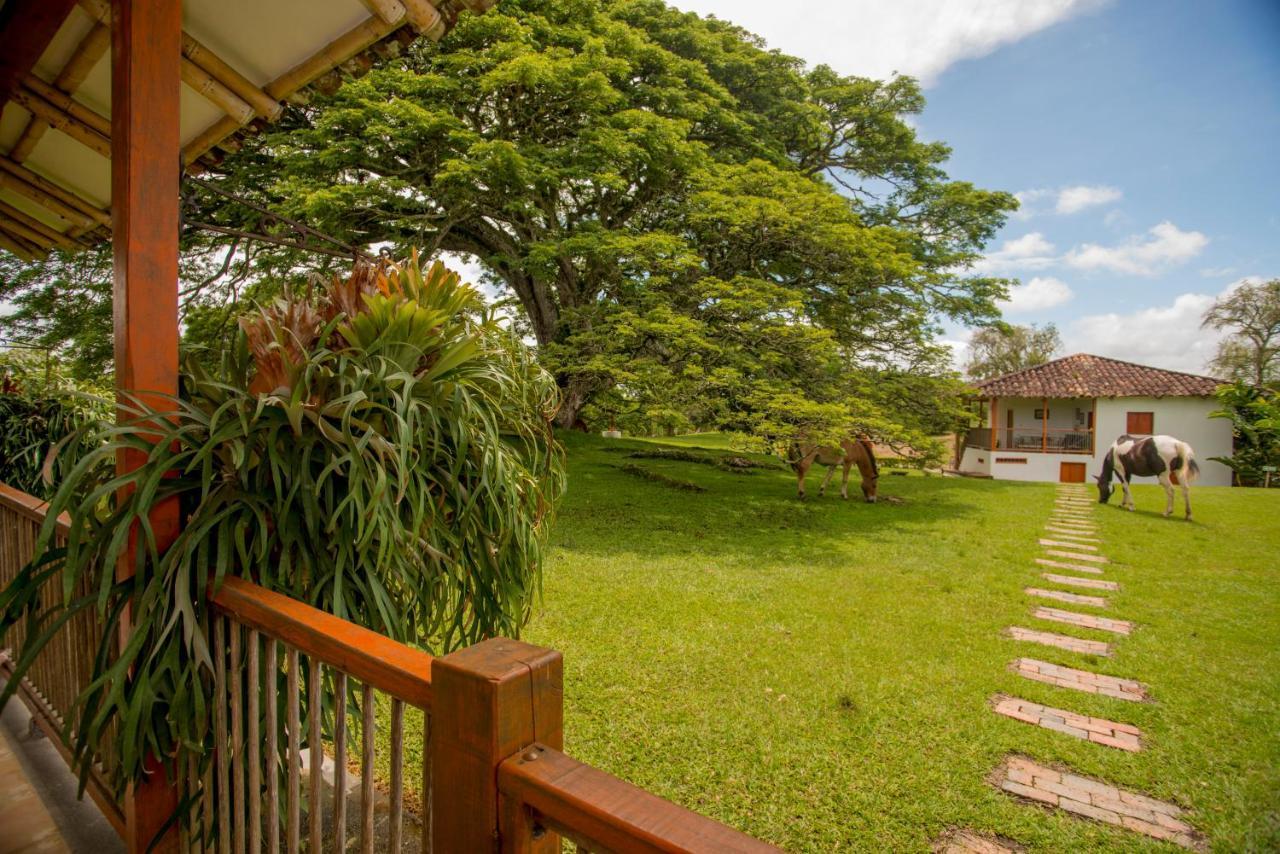 Вилла Hacienda El Saman Кимбайя Экстерьер фото