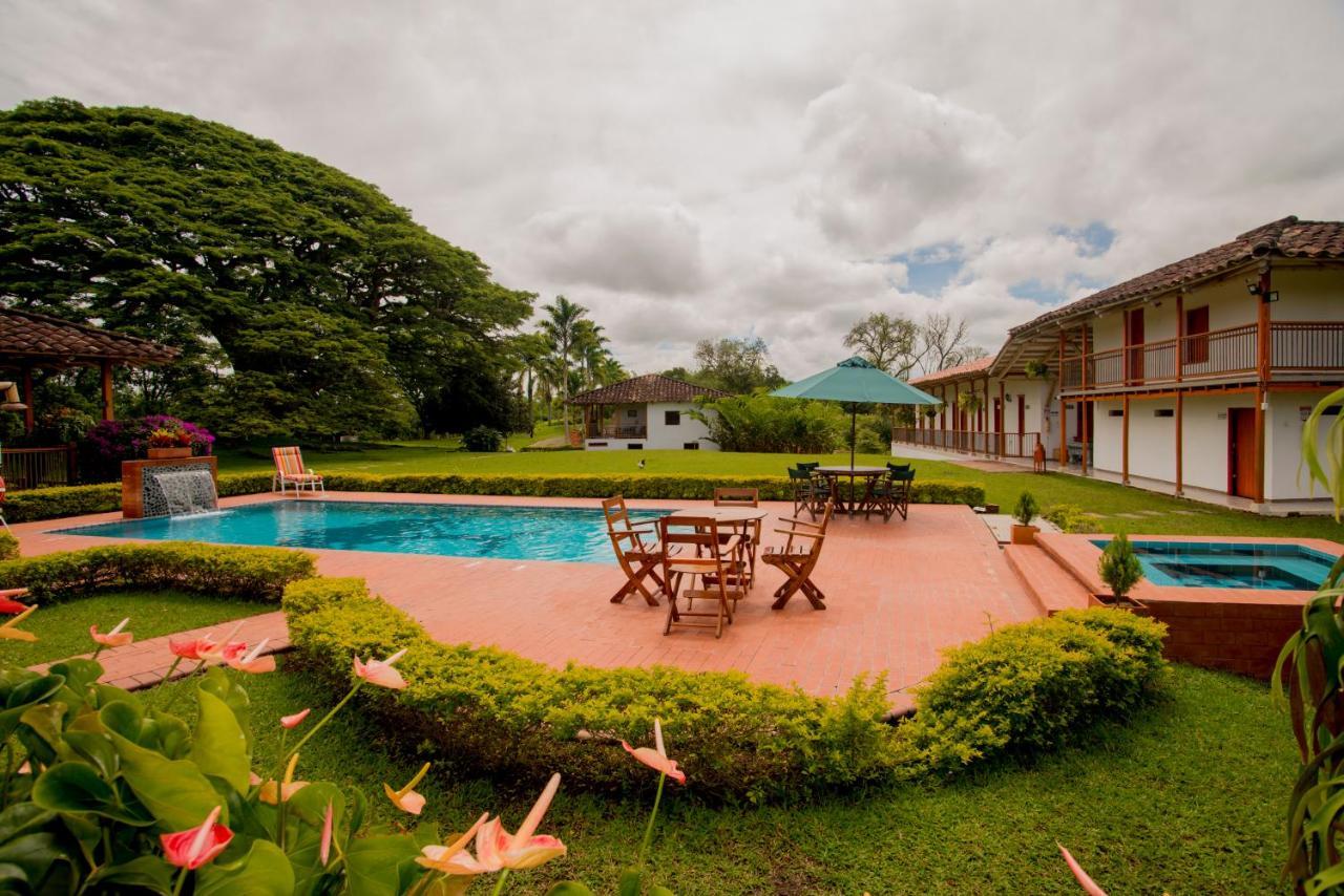 Вилла Hacienda El Saman Кимбайя Экстерьер фото