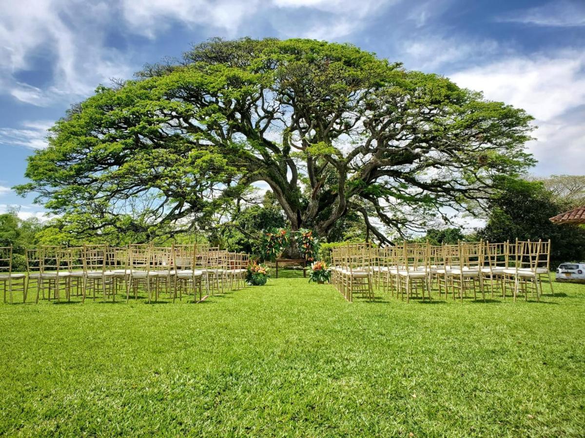 Вилла Hacienda El Saman Кимбайя Экстерьер фото
