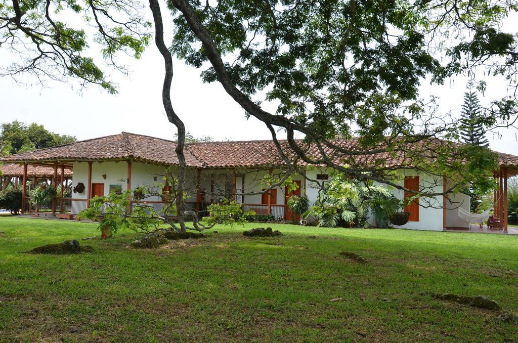 Вилла Hacienda El Saman Кимбайя Экстерьер фото
